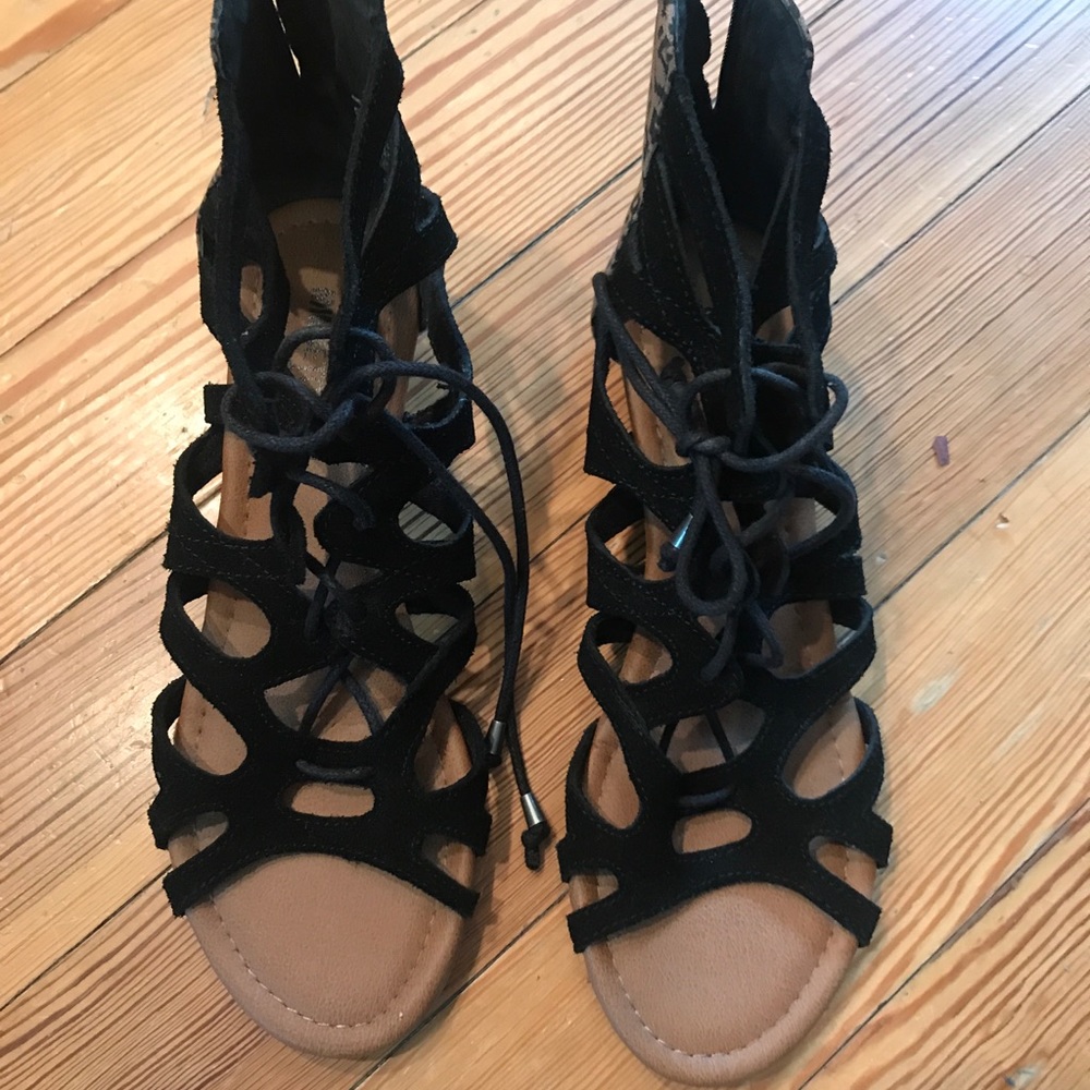 Minnetonka Gladiator Sandals